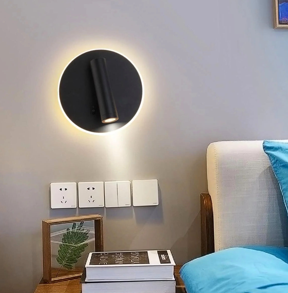 Applique orientabile a parete – Doppia fonte luminosa, 8W, luce calda - ambraled