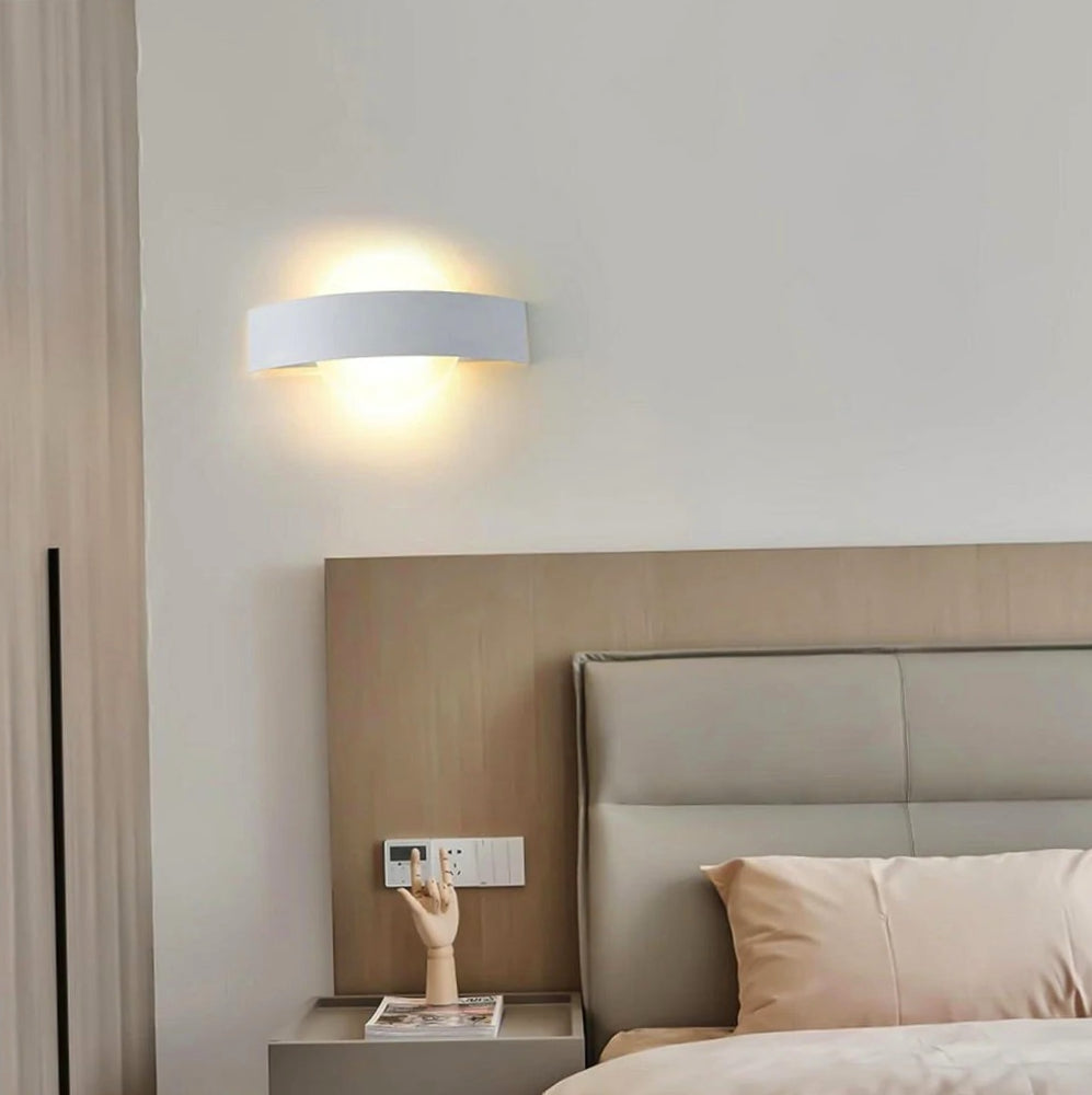Applique LED 8W doppia emissione – 3 colorazioni di luce CCT - ambraled