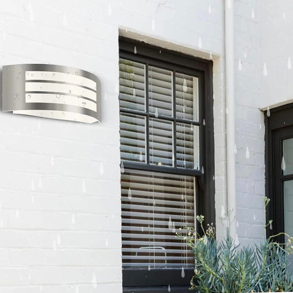 Applique in acciaio curvo per esterni E27 – Ideale per terrazzi e balconi, protezione IP44 - ambraled