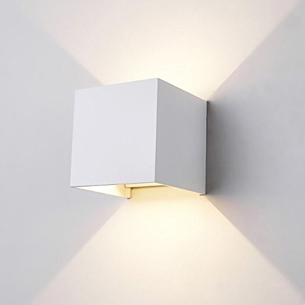 Applique LED a parete 22W – Illuminazione up & down, doppia emissione, protezione IP65 - ambraled