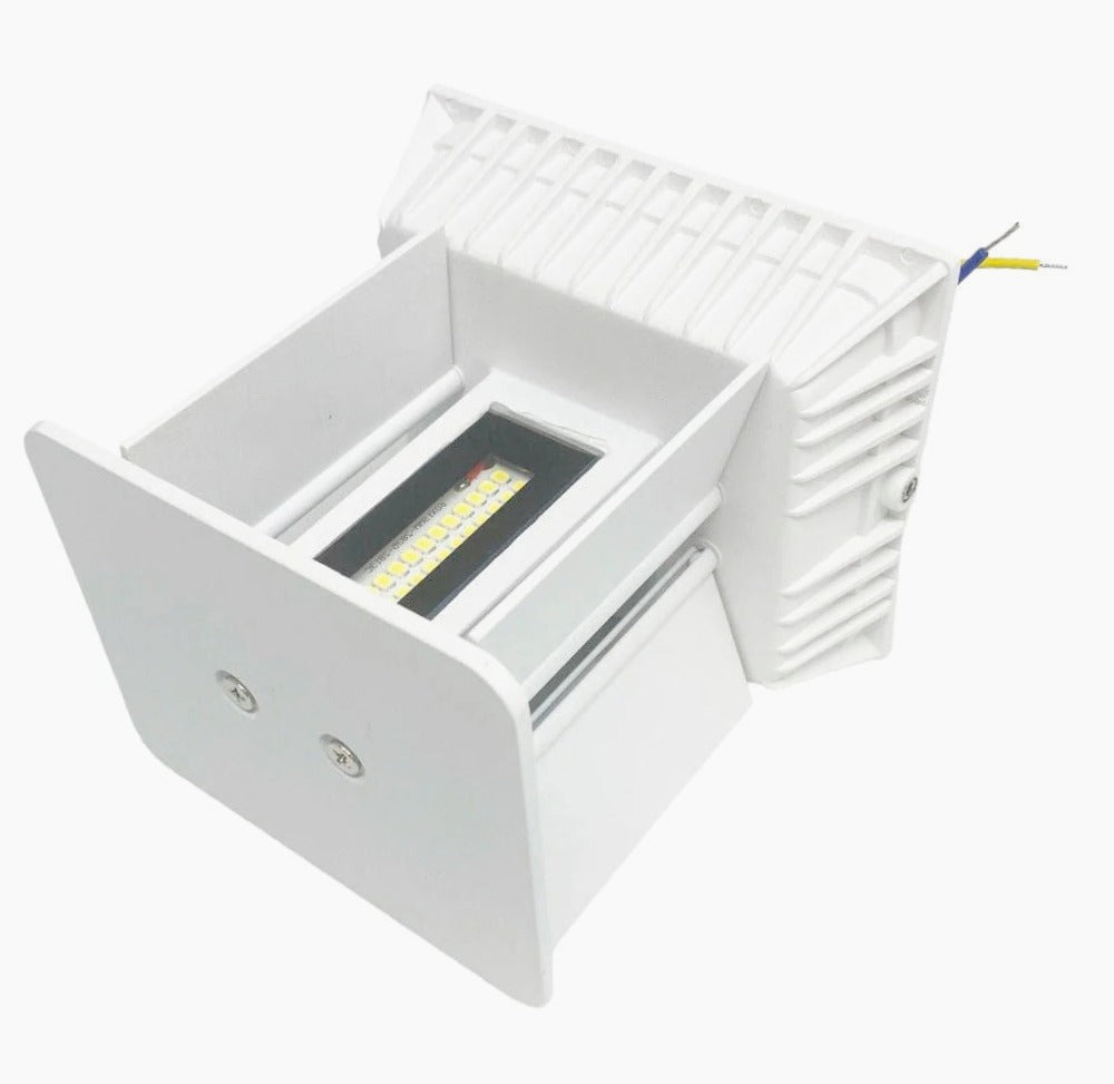 Applique LED a parete 22W – Illuminazione up & down, doppia emissione, protezione IP65 - ambraled