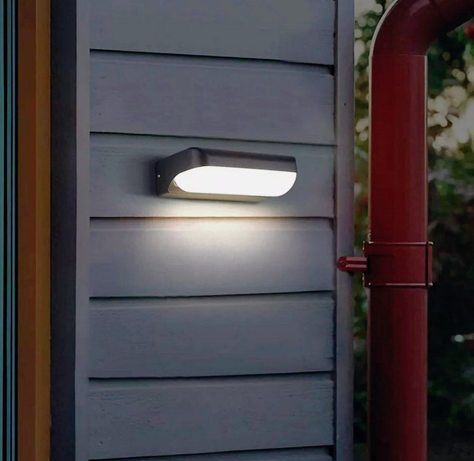 Applique LED esterna 12W – Colore nero, regolabile su 3000K / 4000K / 6500K, protezione IP65 - ambraled