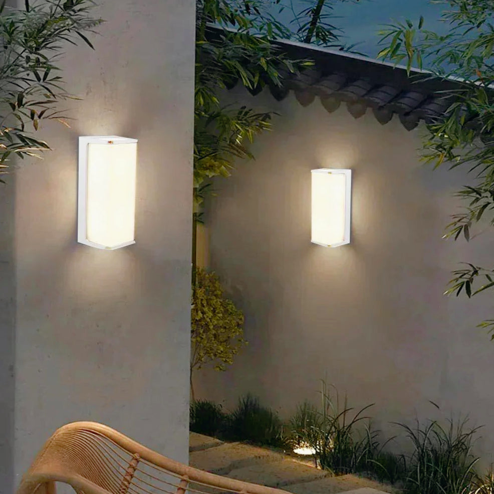 Luce esterna LED bianca 10W IP65 – Applique per facciate, balconi e pareti esterne - ambraled