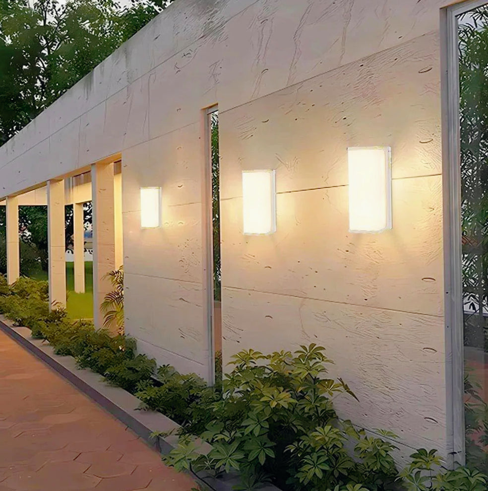 Luce esterna LED bianca 10W IP65 – Applique per facciate, balconi e pareti esterne - ambraled