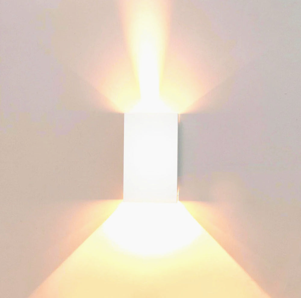 Applique LED esterna 10W doppio fascio di luce regolabile – Protezione IP65 - ambraled