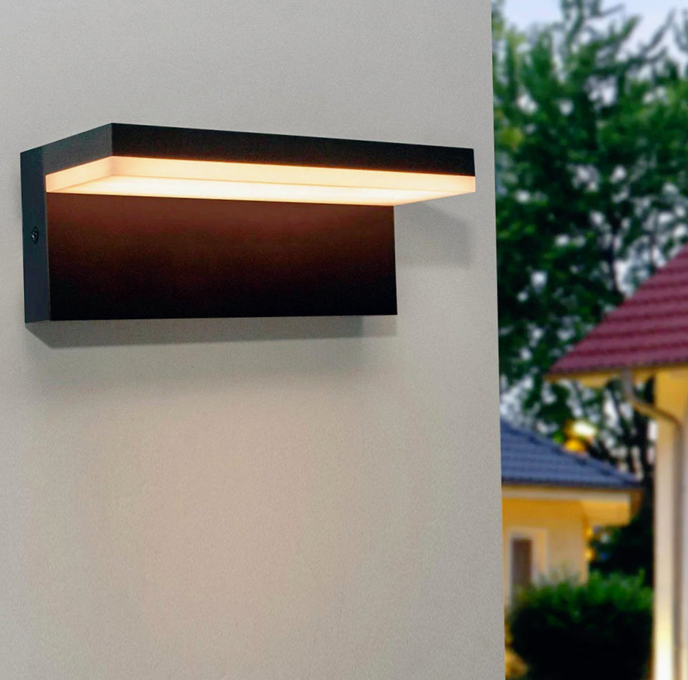 Applique LED a parete 10W – Tecnologia CCT con commutatore (switch), protezione IP54 - ambraled
