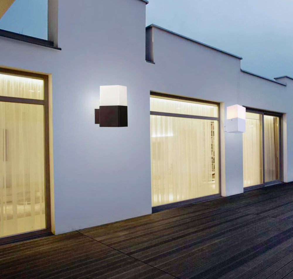 Lampada esterna in alluminio E27 – Impermeabile IP44, per facciate e balconi - ambraled