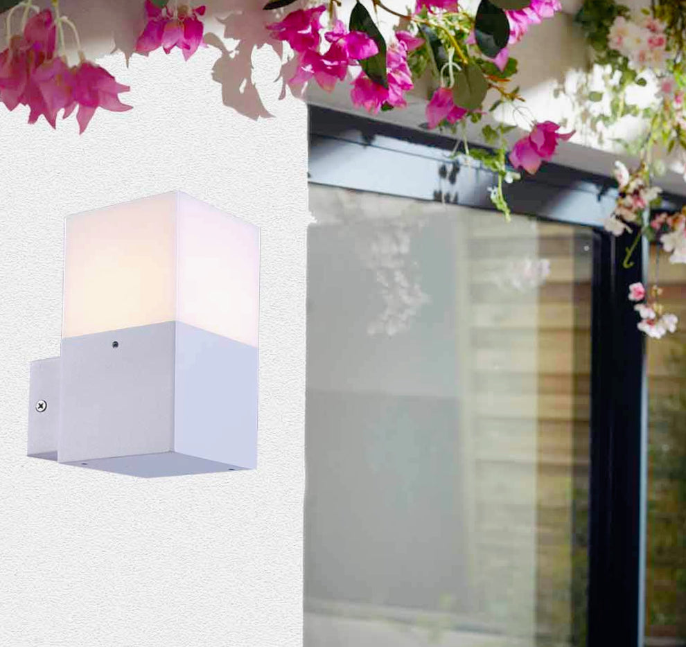 Lampada esterna in alluminio E27 – Impermeabile IP44, per facciate e balconi - ambraled