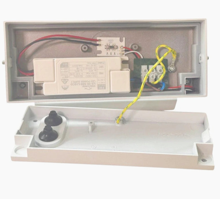 Applique da parete per esterni 21W – Tecnologia CCT 3 colori, inclinabile, protezione IP65 - ambraled