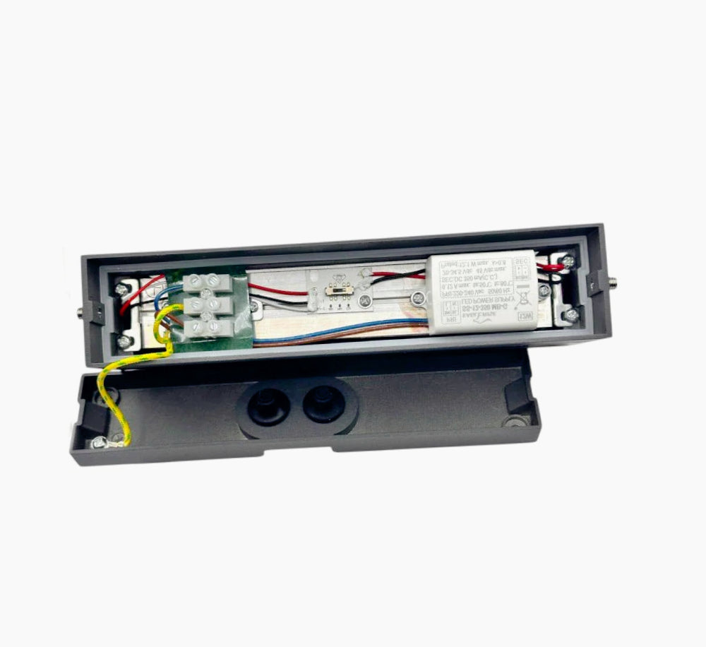 Applique LED esterna a doppia emissione 14W CCT IP65 – Illuminazione regolabile per esterni - ambraled