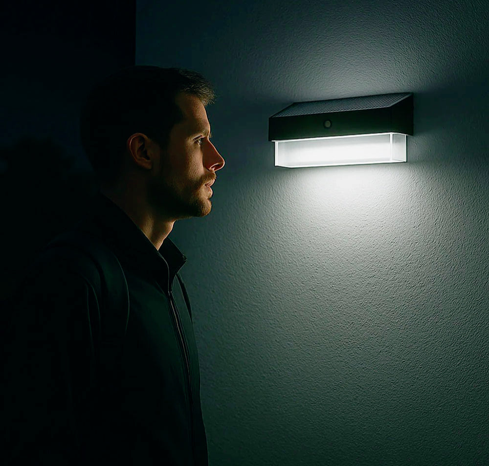 Applique a LED solare con sensore di movimento – 3 modalità luce, 6000K (luce fredda), protezione IP54 - ambraled