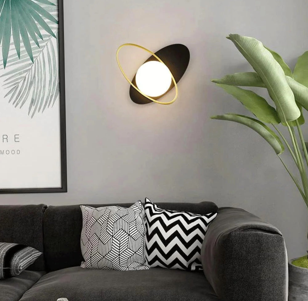 Applique a parete in metallo nero e oro – Con sfera opaca, attacco G9 - ambraled