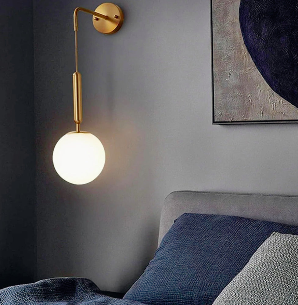 Applique a parete pendente in bronzo – Con sfera opaca, attacco G9 - ambraled