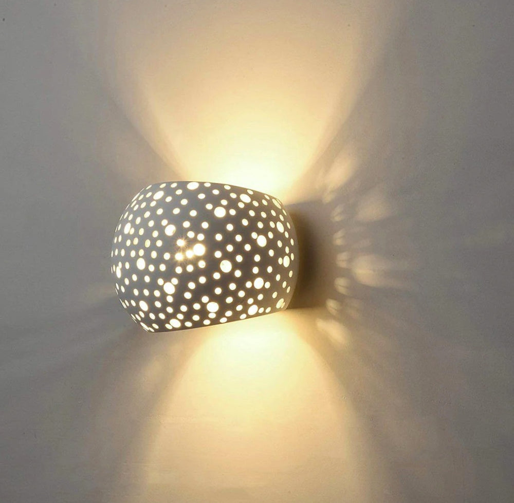 Applique in gesso traforato tonda per parete – Illuminazione doppia (up & down), lampadina G9 - ambraled
