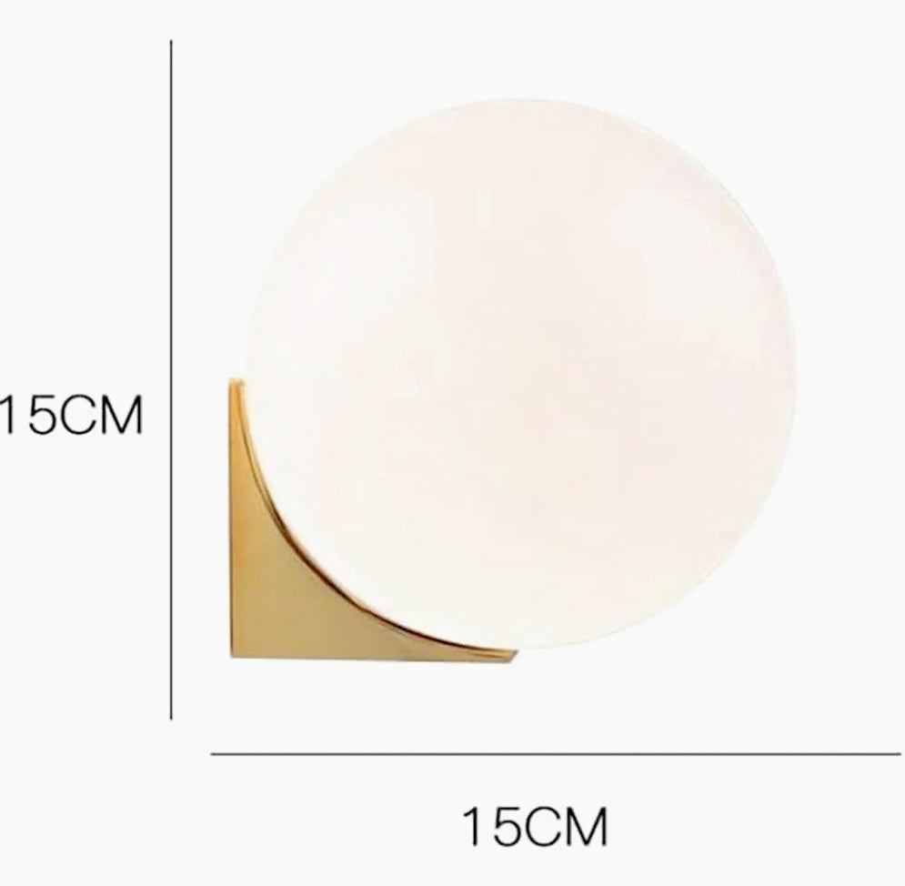 Applique murale in bronzo minimal – Sfera opaca, luce soffusa, attacco G9 - ambraled