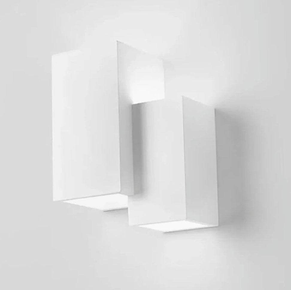 Applique in gesso per parete 2 cubi – Doppia emissione luce up & down attacco G9 - ambraled