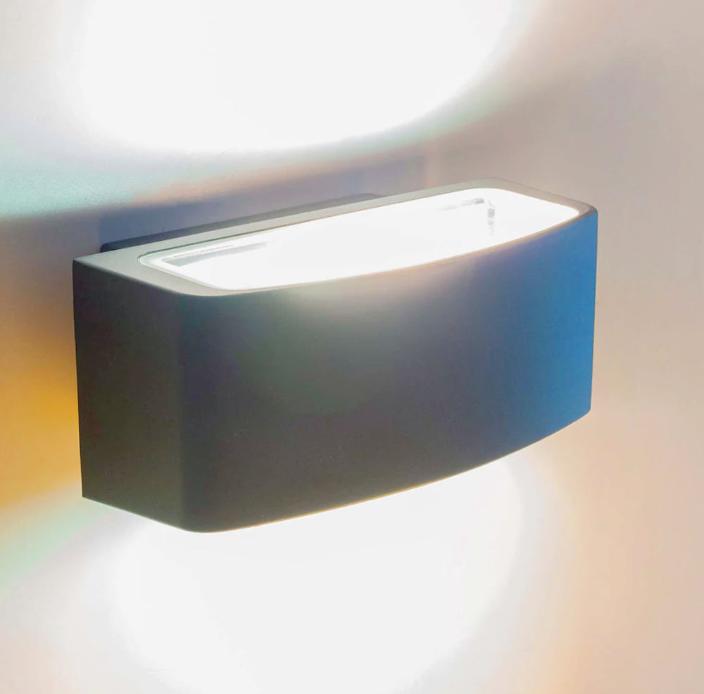 Applique parete esterna – Lampada da muro E27, doppia emissione luce, protezione IP65 - ambraled