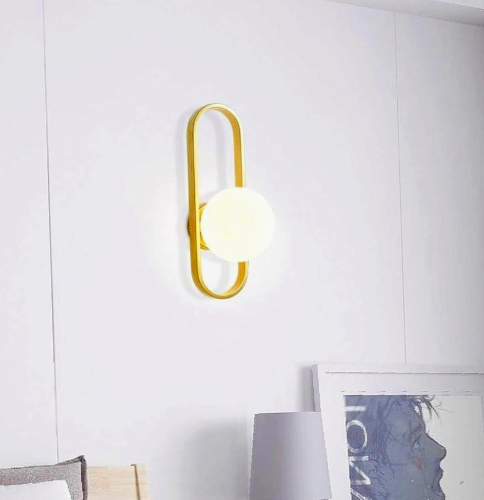 Applique da parete minimal in metallo bronzo con sfera opaca G9 - ambraled
