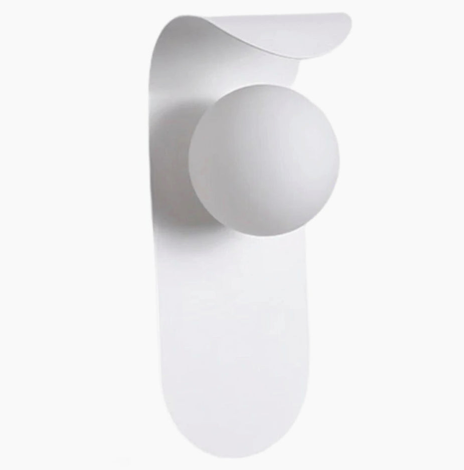 Applique moderna da parete in metallo bianco con sfera opaca G9 - ambraled