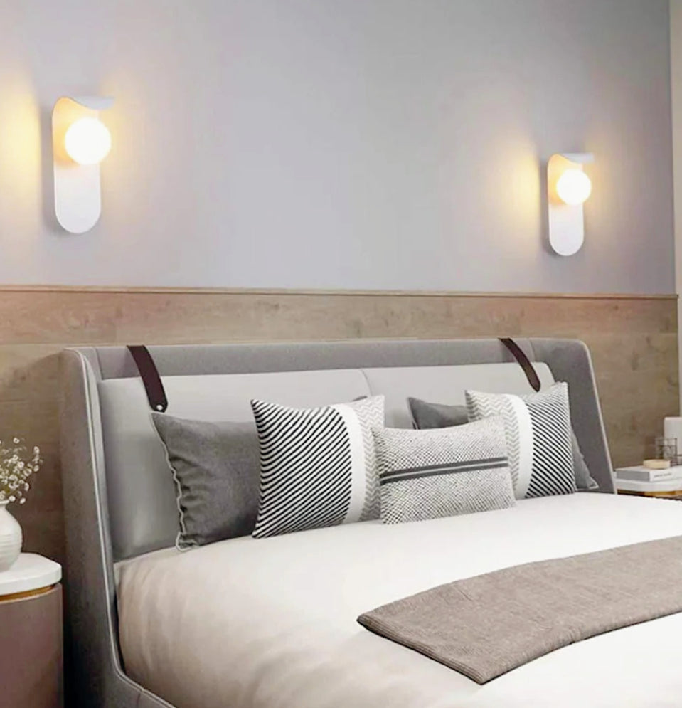 Applique moderna da parete in metallo bianco con sfera opaca G9 - ambraled