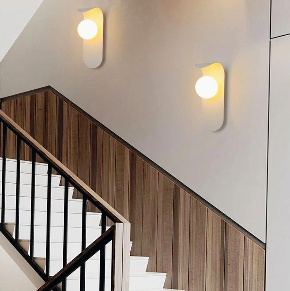 Applique moderna da parete in metallo bianco con sfera opaca G9 - ambraled