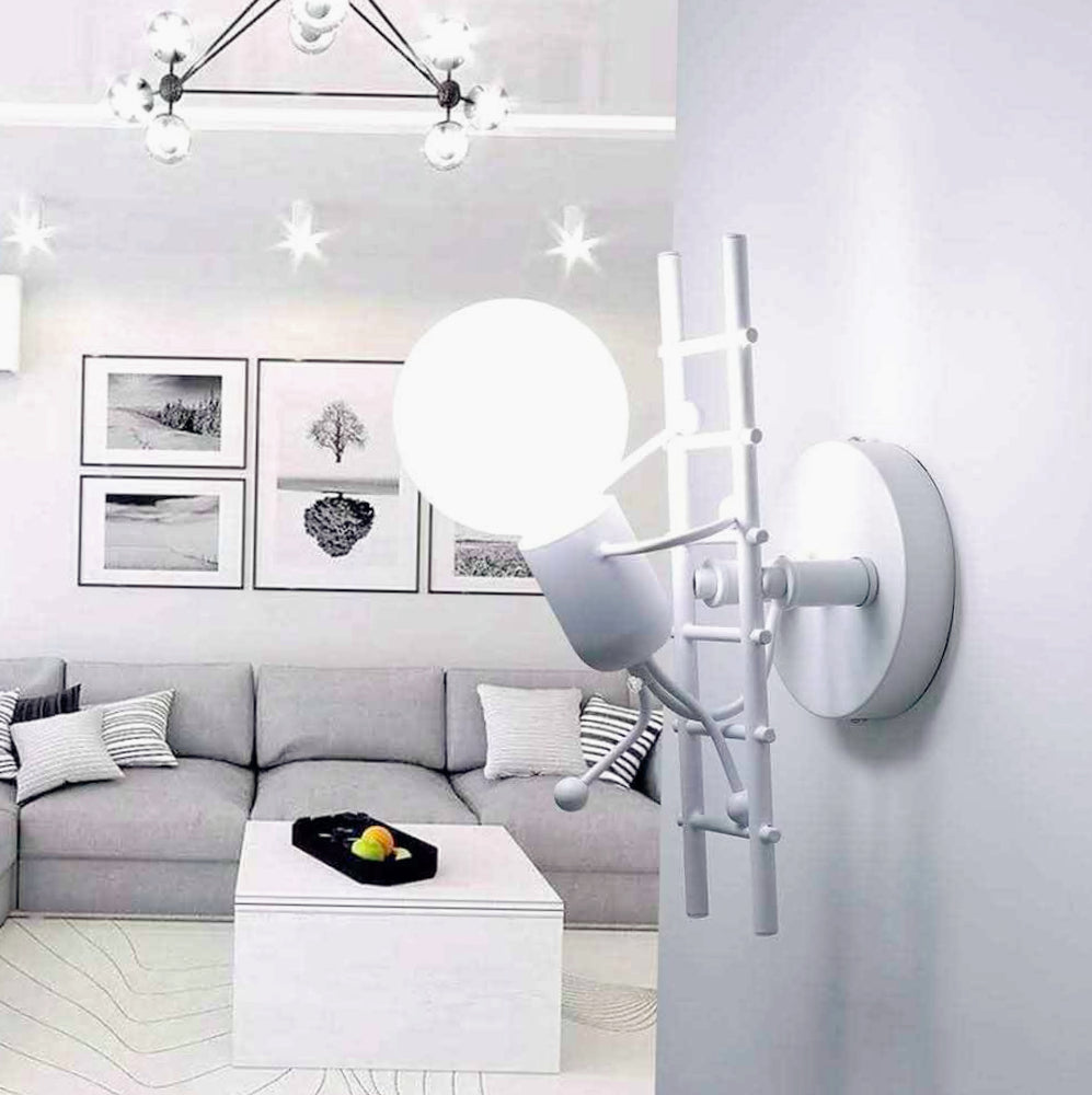 Applique decorativa a parete – Omino sulla scala in metallo, lampadina E27 - ambraled