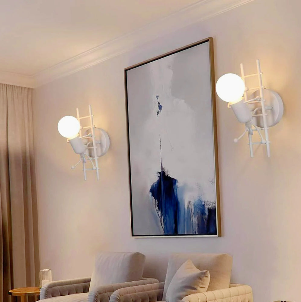 Applique decorativa a parete – Omino sulla scala in metallo, lampadina E27 - ambraled