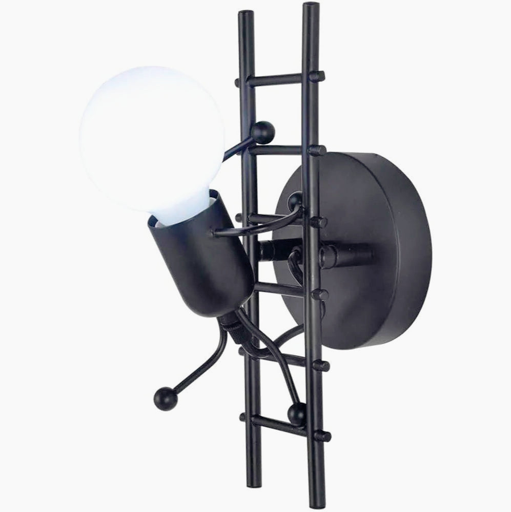 Applique decorativa a parete – Omino sulla scala in metallo, lampadina E27 - ambraled