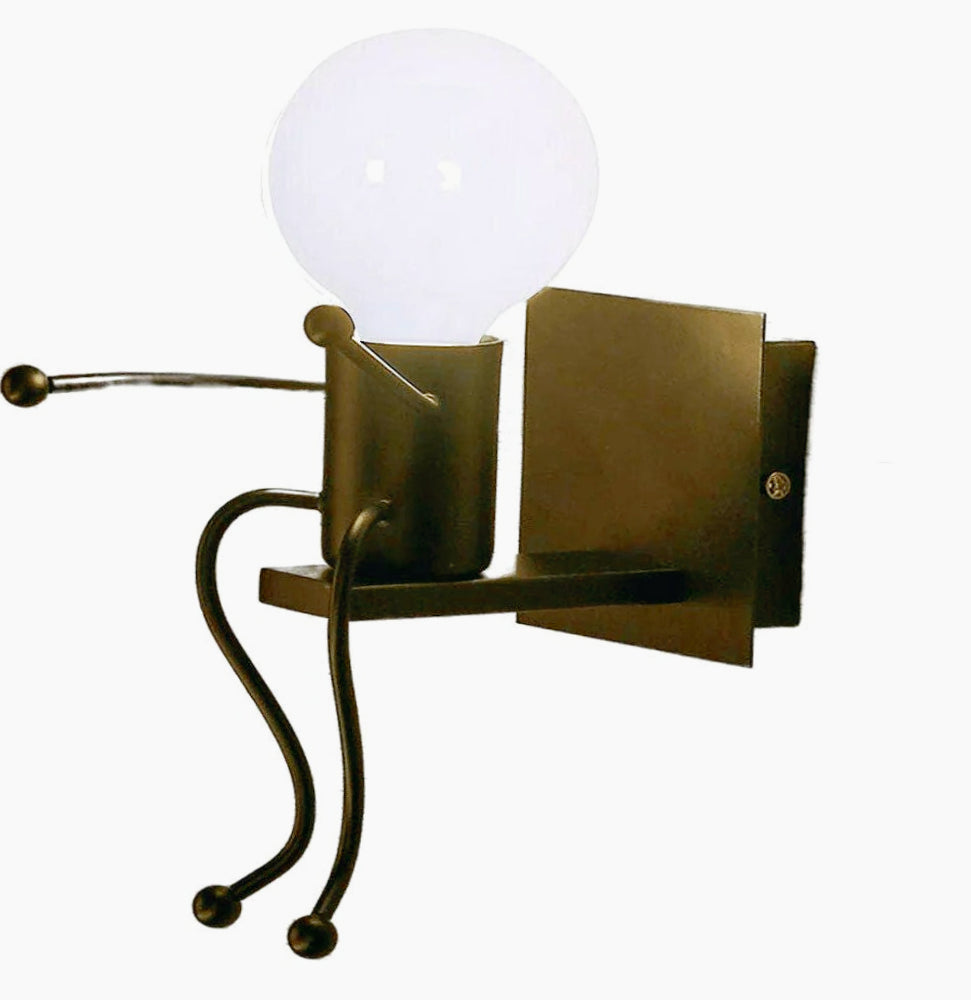 Applique decorativa a forma di omino in metallo per parete – Attacco E27 - ambraled