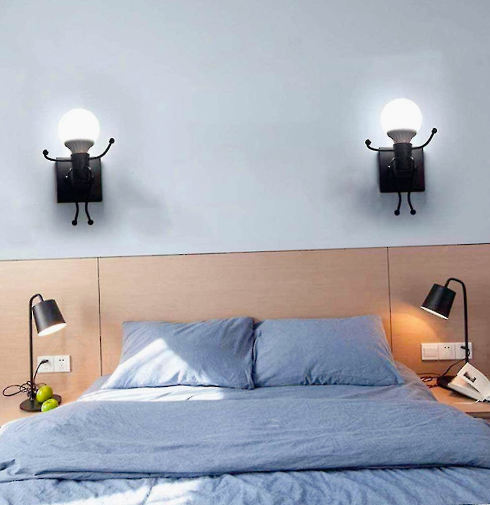 Applique decorativa a forma di omino in metallo per parete – Attacco E27 - ambraled