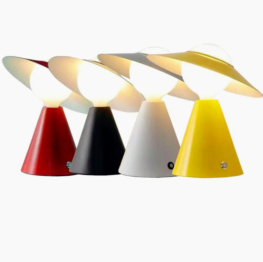 Lampada da tavolo decorativa – Con paralume a cappello orientabile e attacco E27 - ambraled
