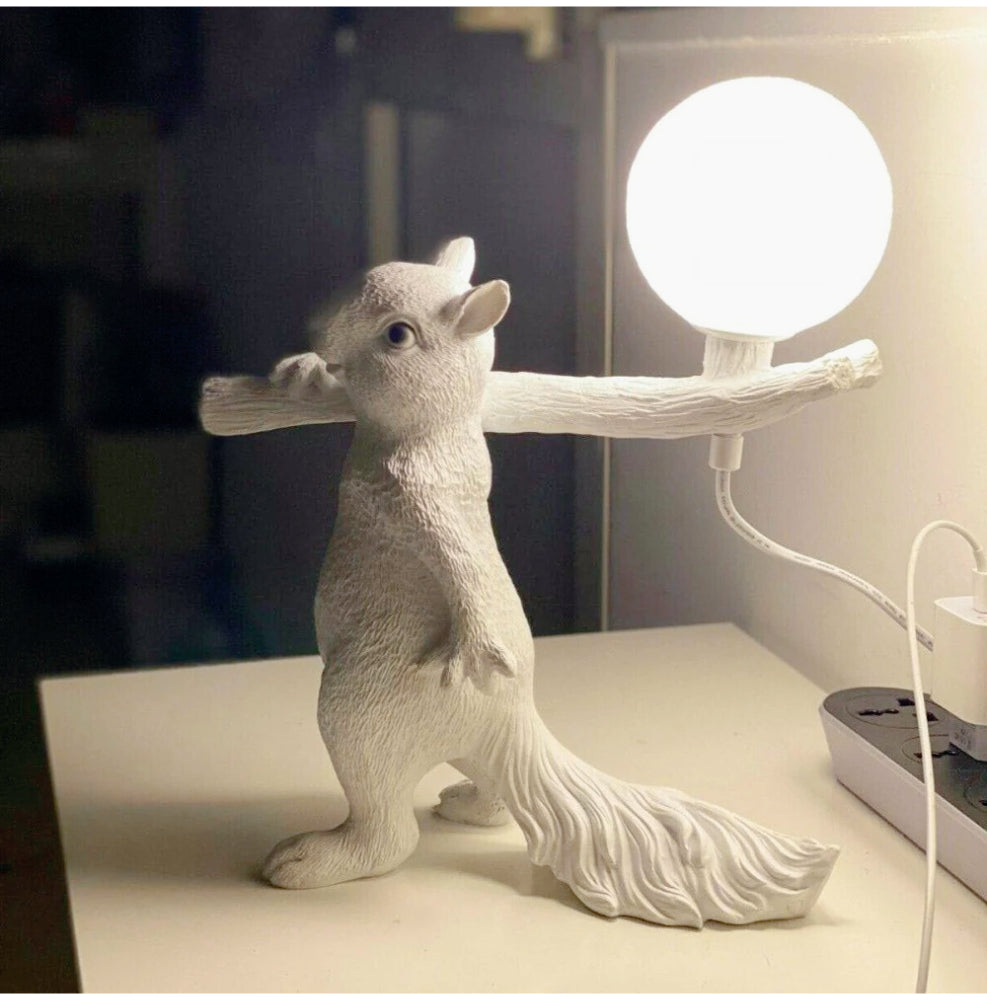 Lampada da tavolo a forma di scoiattolo – Con paralume a luna e attacco G9 - ambraled