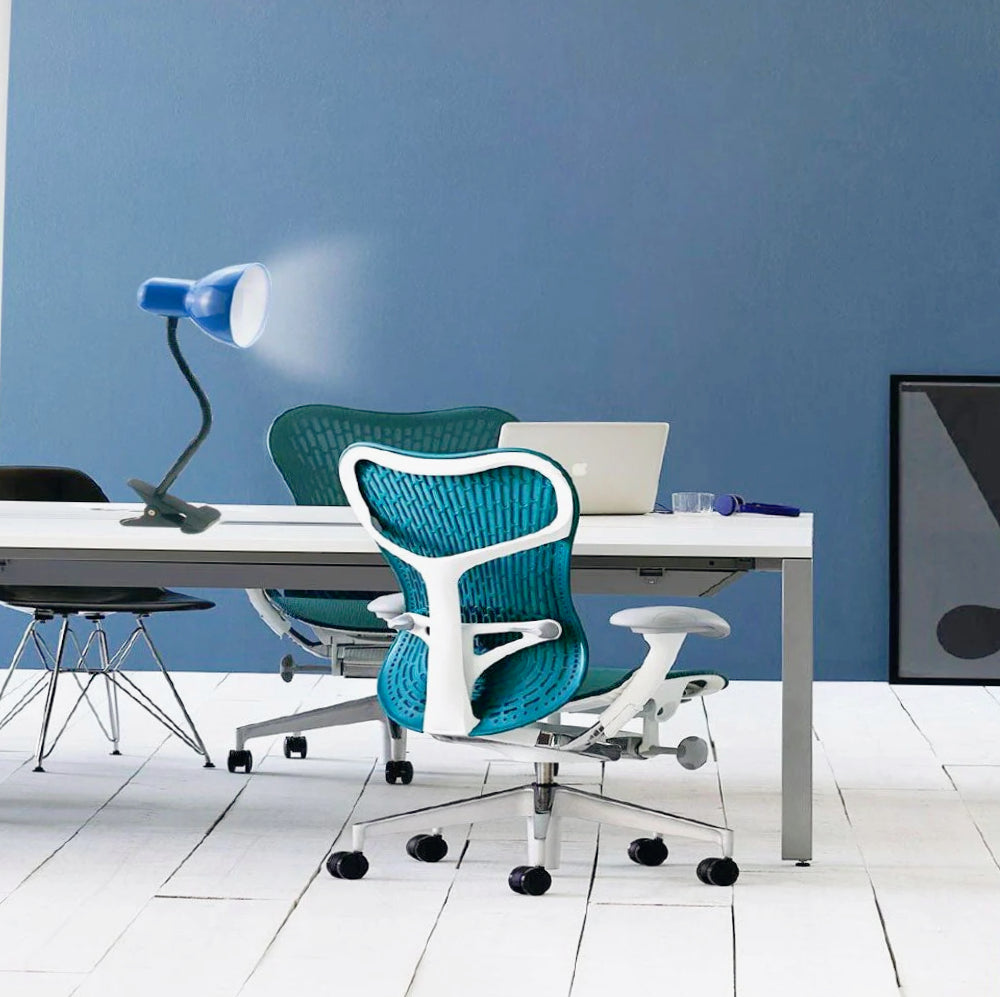 Lampada snodabile da scrivania con pinza flessibile – Attacco E27, disponibile in vari colori - ambraled