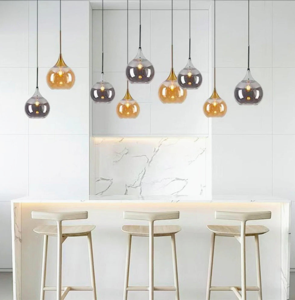 Lampadario a sospensione con sfera in vetro – Attacco E27, design elegante - ambraled