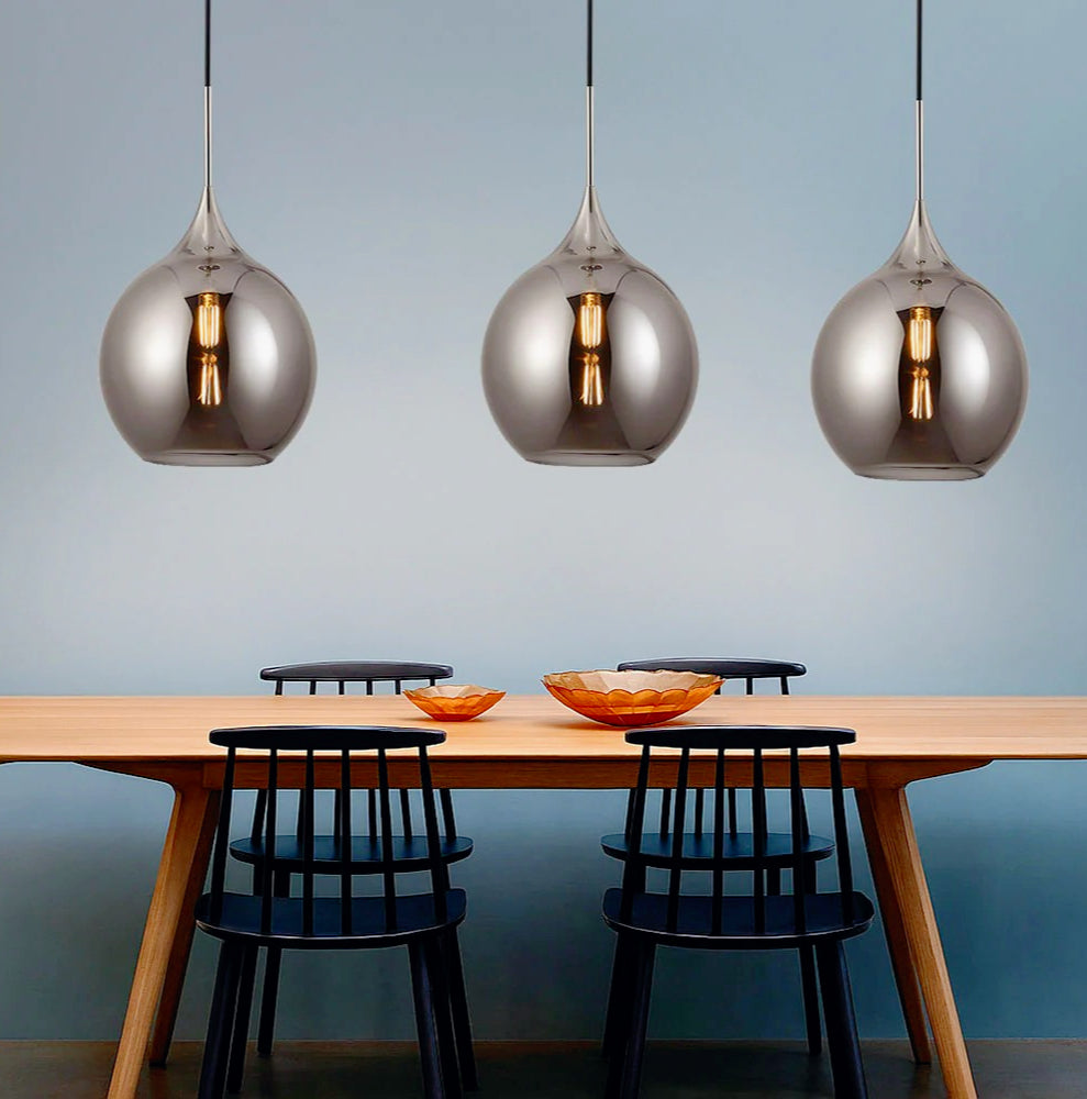 Lampadario a sospensione con sfera in vetro – Attacco E27, design elegante - ambraled
