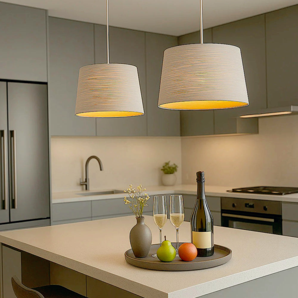 Lampadario minimal a sospensione in metallo – Attacco E27, colore bianco o nero - ambraled
