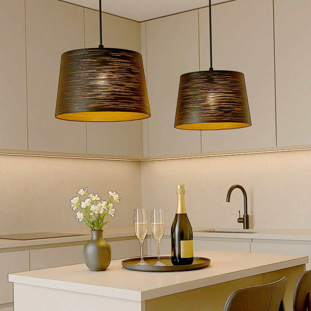 Lampadario minimal a sospensione in metallo – Attacco E27, colore bianco o nero - ambraled