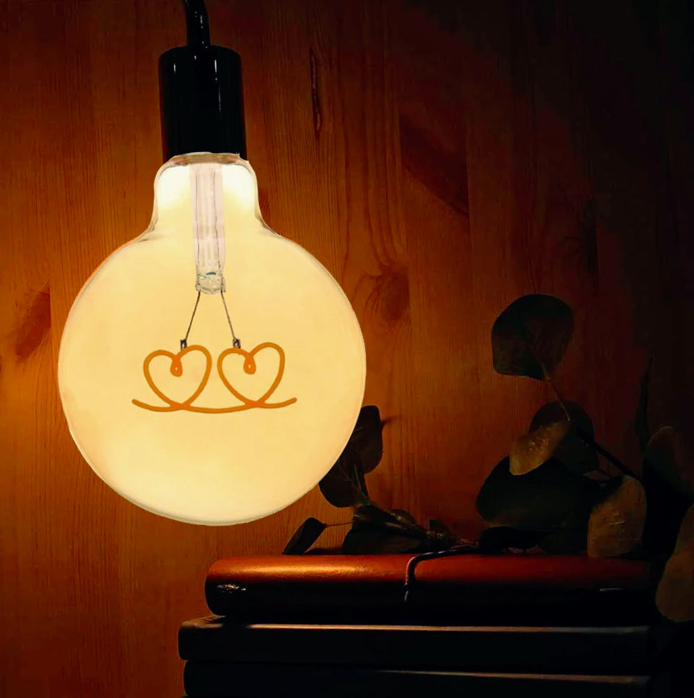 Lampadina LED a filamento ambrata E27 4W – Due CUORI, luce calda - ambraled