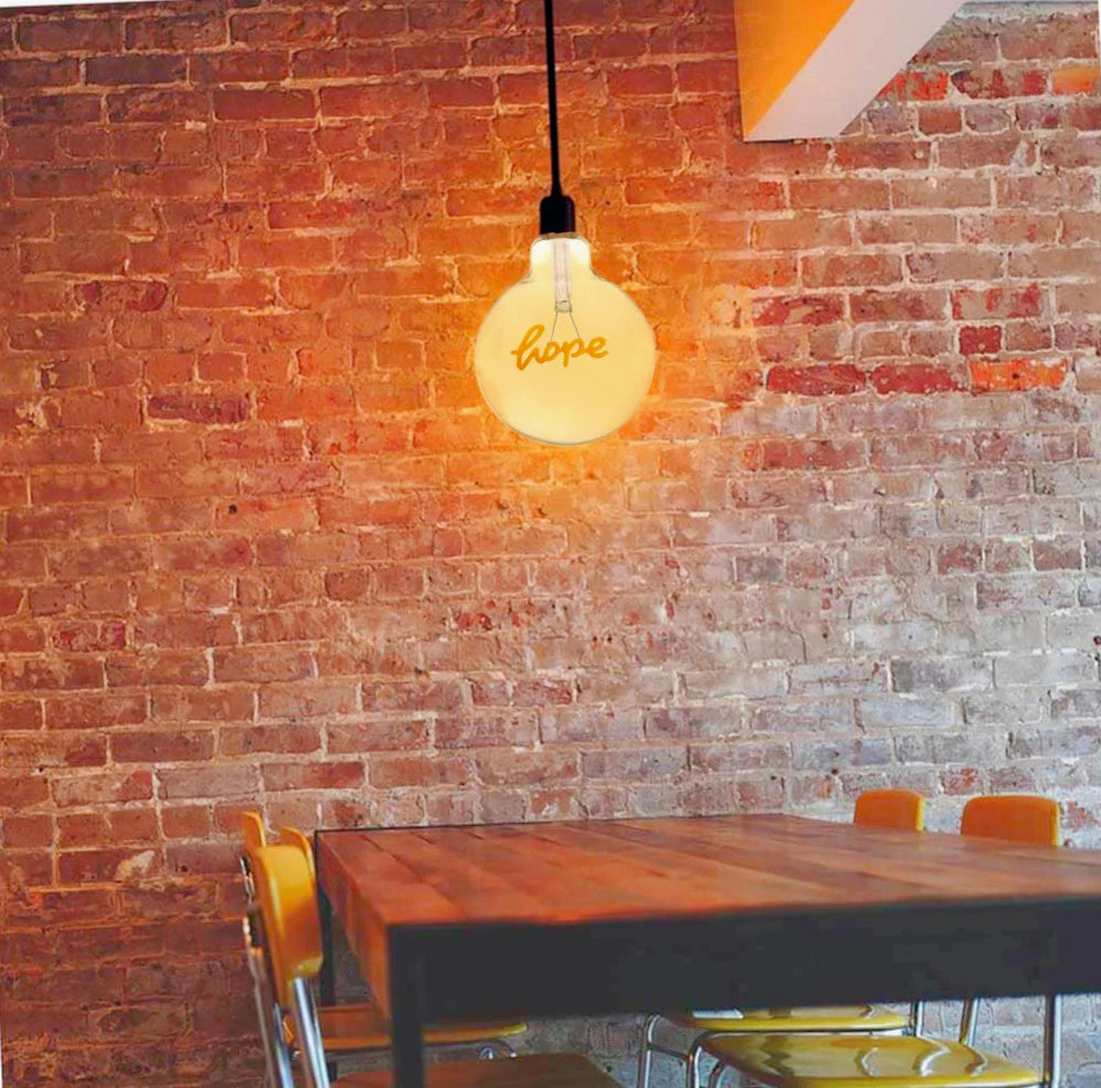 Lampadina LED a filamento ambrata E27 4W – Scritta "HOPE", luce calda - ambraled