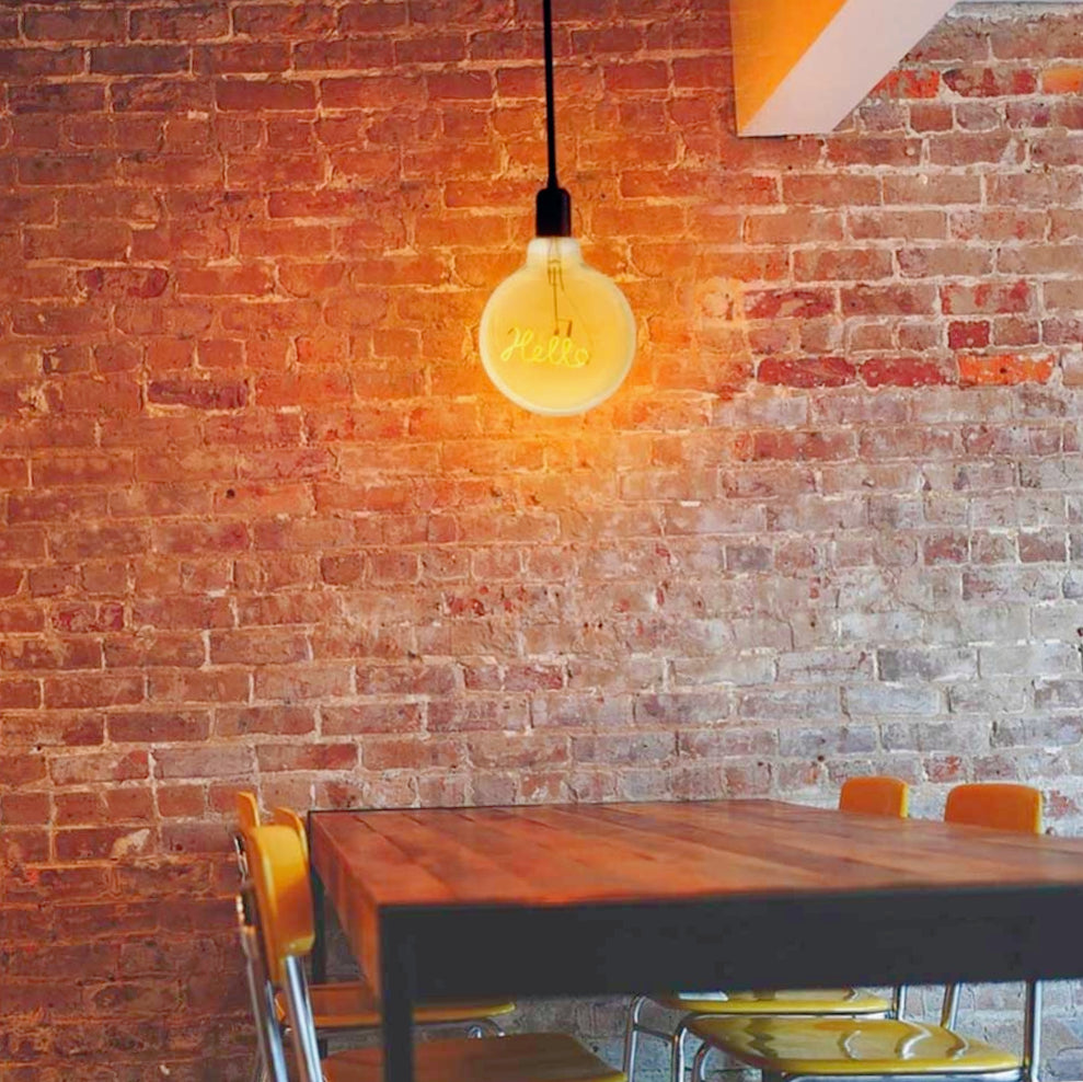 Lampadina LED a filamento ambrata E27 4W – Scritta "HELLO", luce calda - ambraled