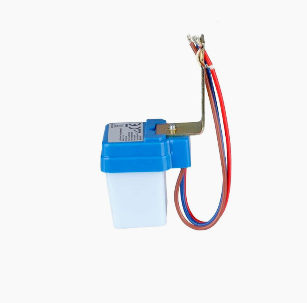 Sensore crepuscolare per lampade e faretti, corrente massima 6A, adatto per uso interno ed esterno, protezione IP44, funzione di interruttore automatico - ambraled